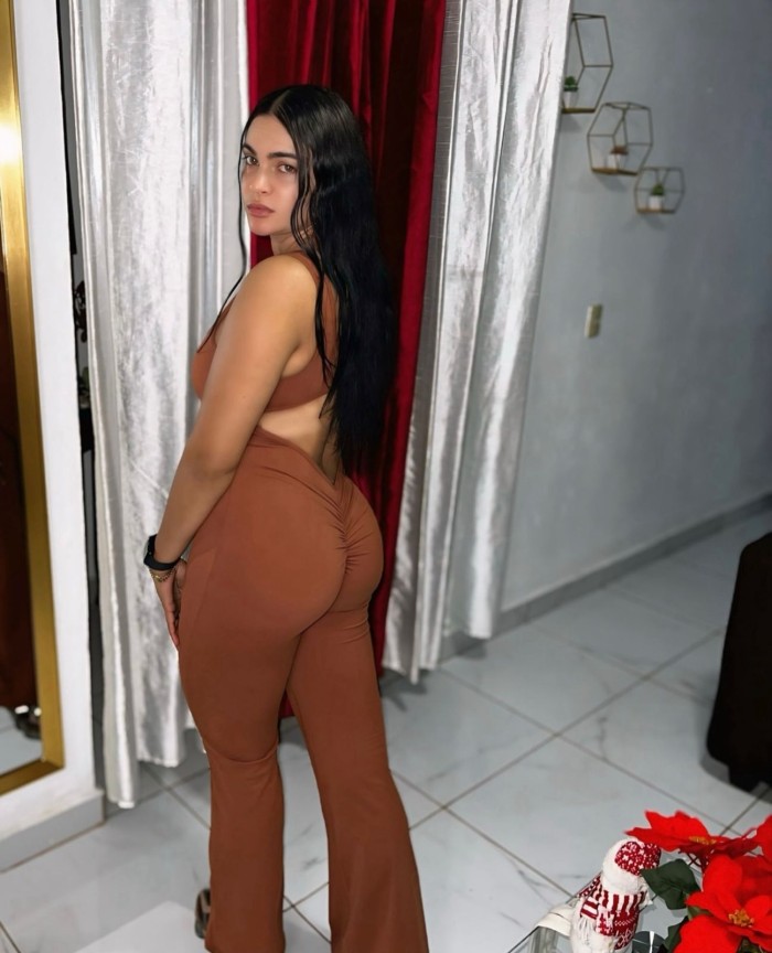 UNA HERMOSA CHICAA MUY AUTENTICA Y DIVERTIDA