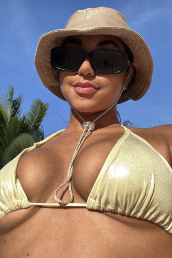 Novedad, guarra, lengua juguetona