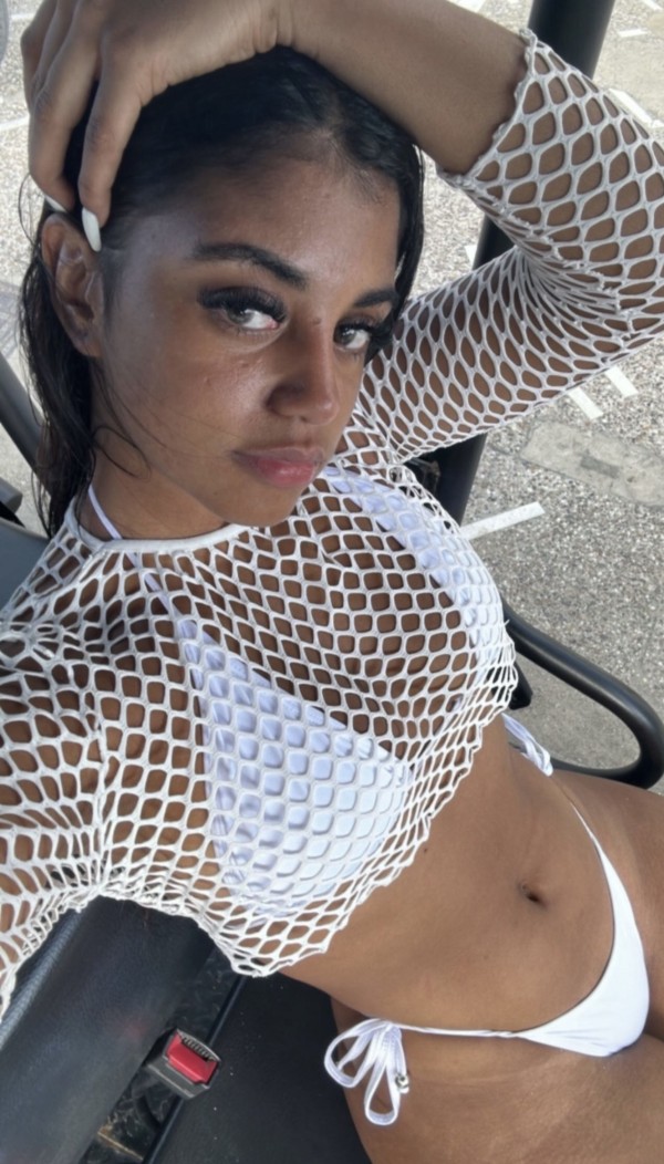 Novedad, guarra, lengua juguetona