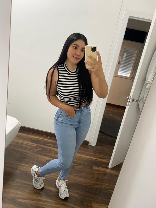 Carita de puta, cuerpo de vicio… ¿te atreves? Fiestera
