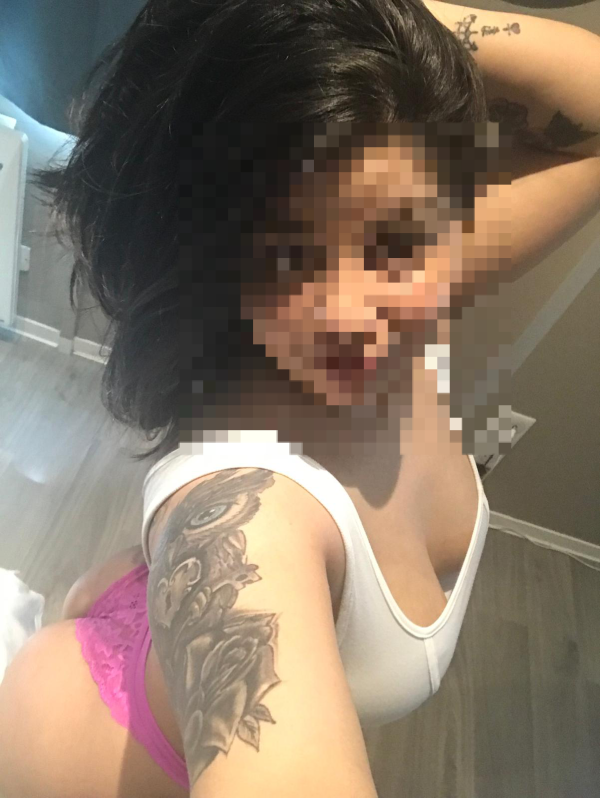 Cachonda y la casa sola