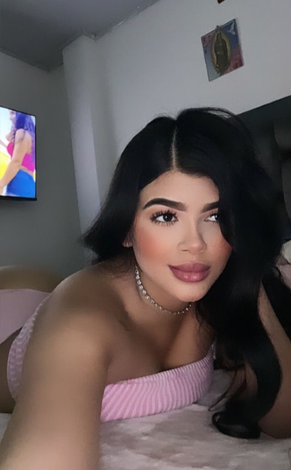 Hermosa colombiana muy cariñosa y juguetona fiestera a topeeeee