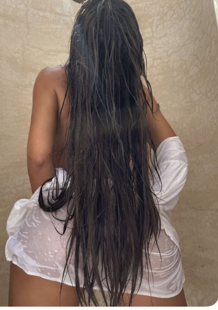 NATURAL Y HERMOSA LATINA ME ENCANTA SEXO FRASES