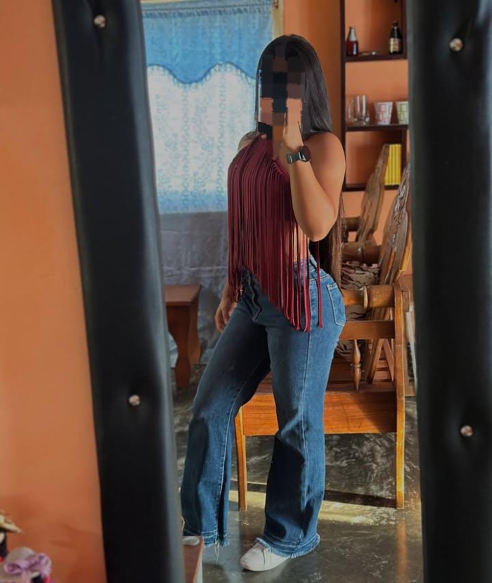 TANIA GUAPA COLOMBIANA ARDIENTE CARIñOSA IMPLICADA EN CUENCA