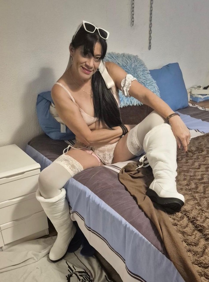 Latina muy caliente