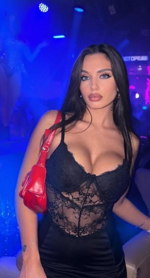 VICTORIA 26 años, CHICA TRANS EXCLUSIVA Y MUY COMPLACIENTE…