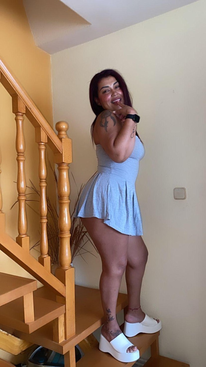 ESPECTACULAR LATINA CON GANAS DE FOLLAR