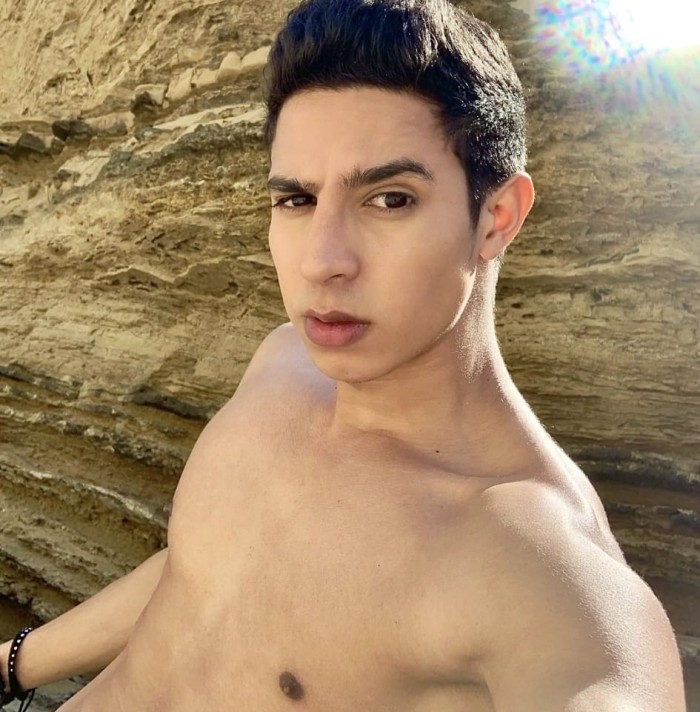 VENEZOLANO SÚPER SEXY PARA SOLVENTES Y LIMPIOS