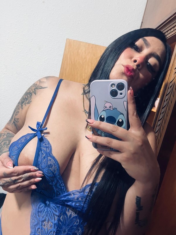 ADICTA A LA POLLA, VEN LLENA MIS TETAS DE LECHE