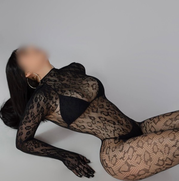 FIESTERA X CUIDAD LINEAL 20 AÑITOS DELGADITAS