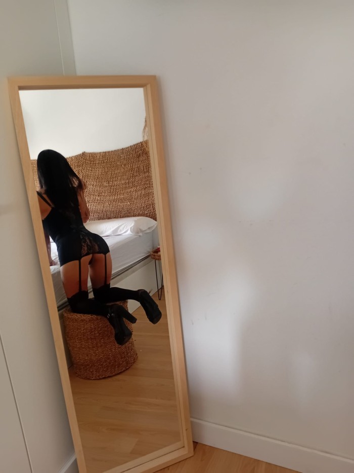 DIABLITA JOVEN EXPERTA EN LA CAMA