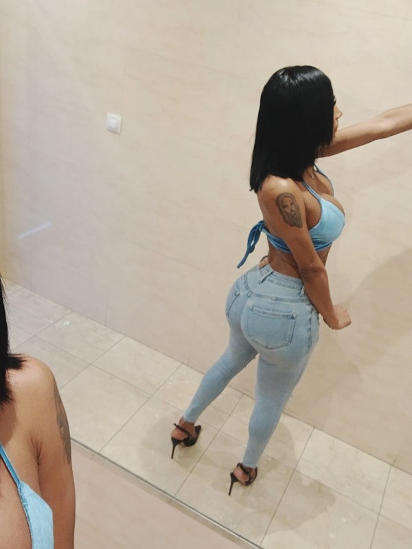 la chica de tus sueños