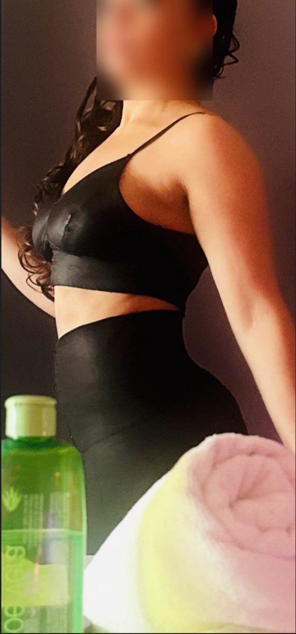 Carla** Relájate en mis manos,sensaciones intensas de placer!!