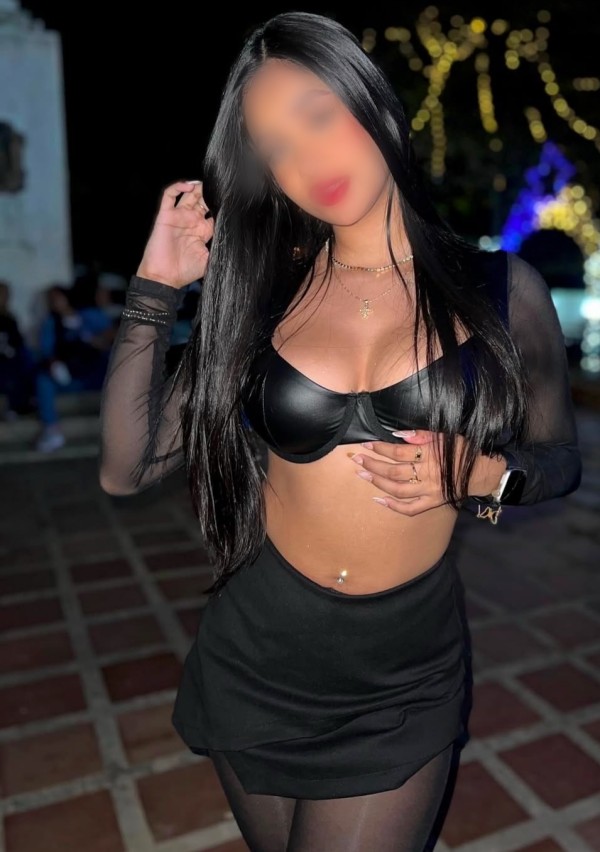 JUGUETONA niña 20 años