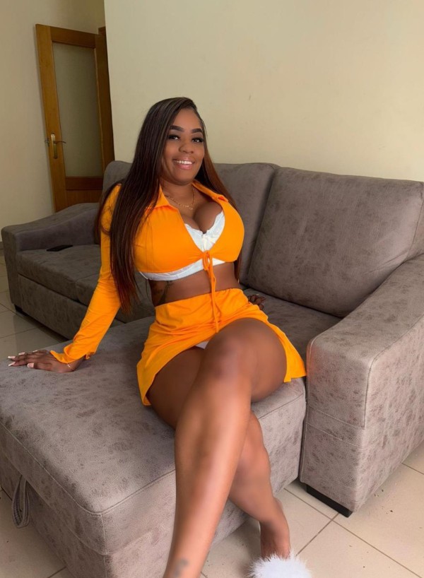 DULCE Y APASIONADA MULATA EN GANDIA SALIDAS 100E