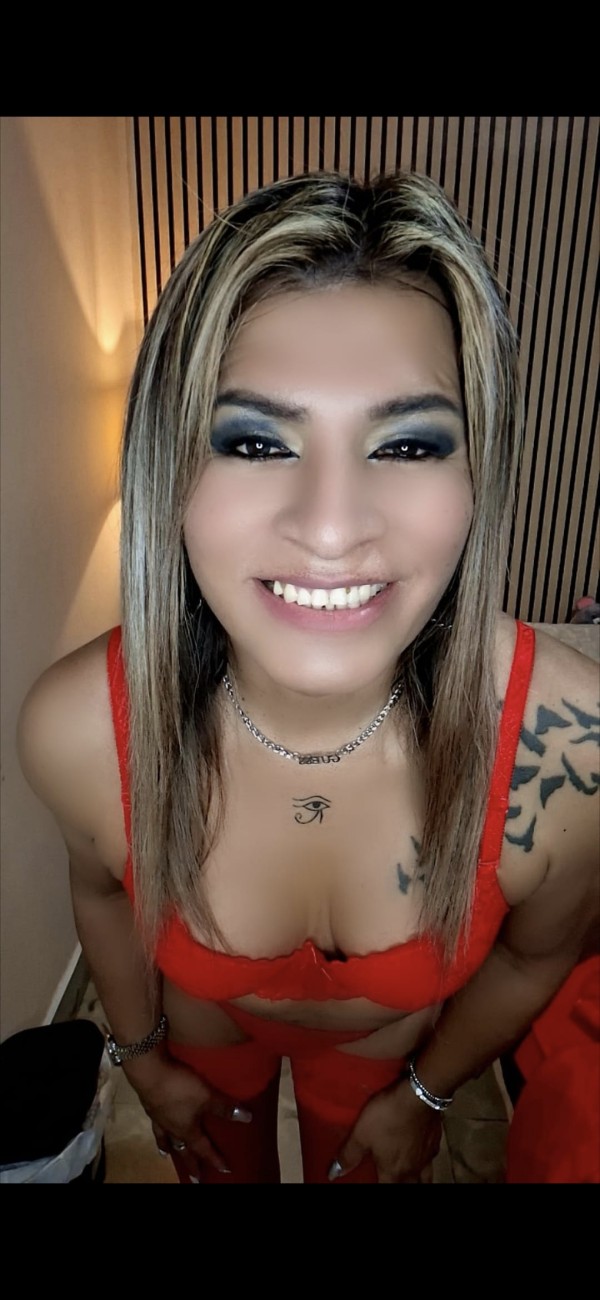 Jennifer fiestera y cañera