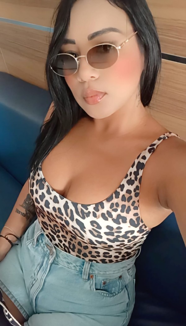 NICOLLE DISFRUTA DEL SEXO MÁS PERVERTIDO Y DELICIOSO