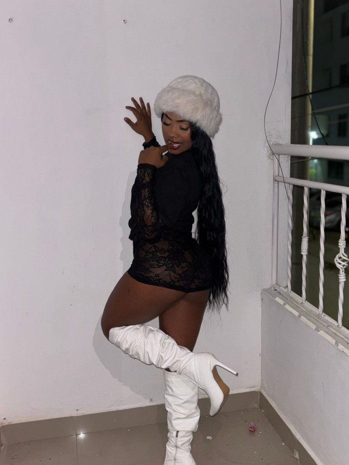 CITA VIP EN ALMERIA CON MUÑECA DE LUJO ESCORT ALTO