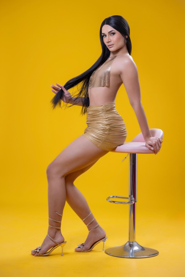 NIÑATA JUGUETONA APASIONADA DEL SEXO