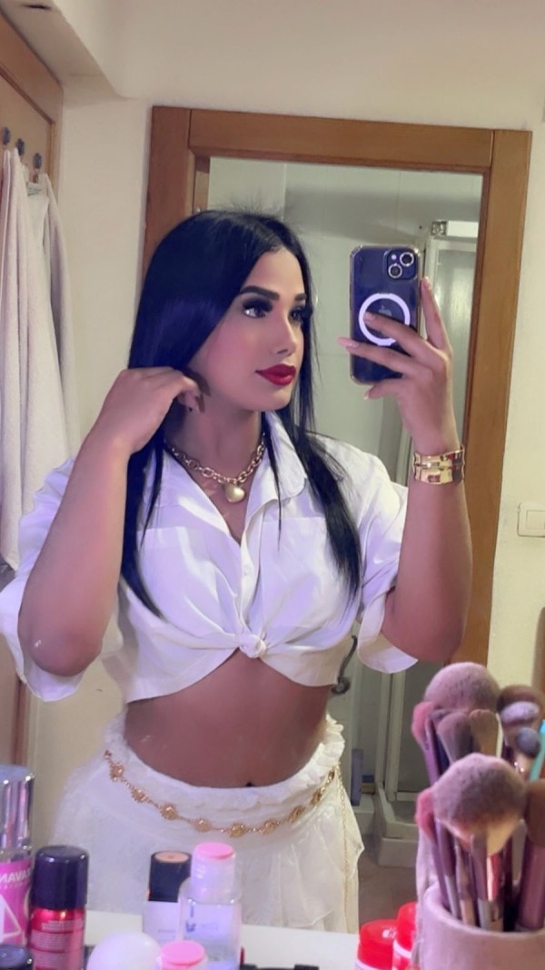 ISA activa y pasiva trans Muy femenina fina y delicada