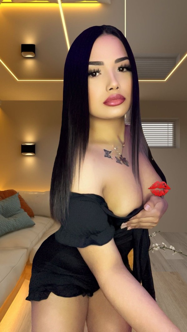 ISA activa y pasiva trans Muy femenina fina y delicada