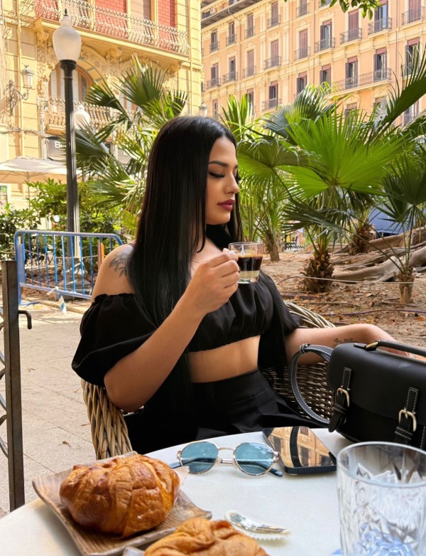 ISA activa y pasiva trans Muy femenina fina y delicada