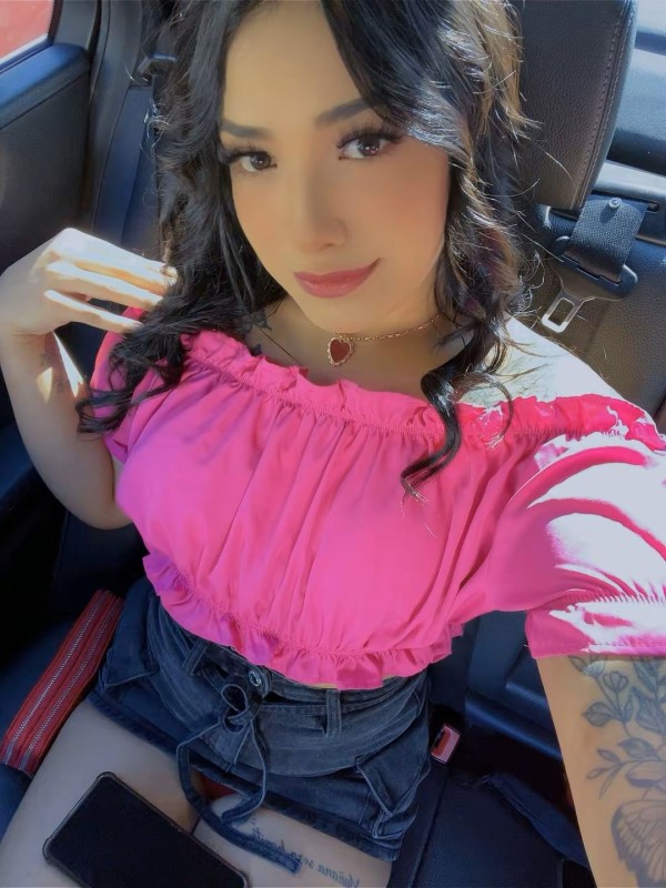 ISA activa y pasiva trans Muy femenina fina y delicada