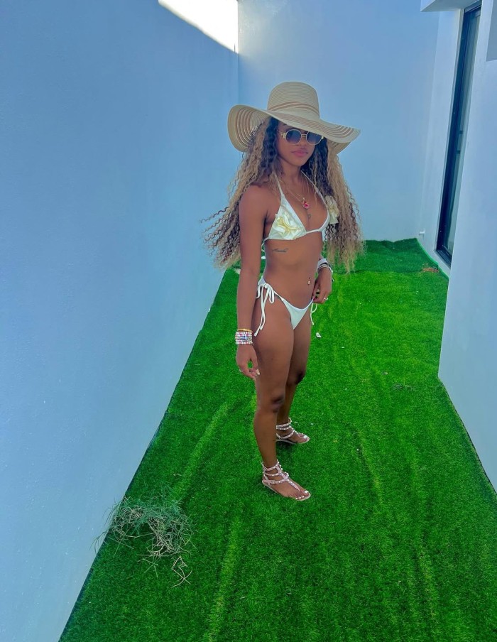 ARIS PRIMERA VEZ EN LA CIUDAD FRANCES SIN