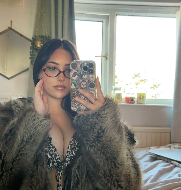 JOVENCITA BESOS CON LENGUA