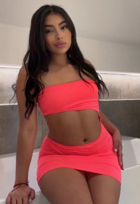 …qué ves?Cuerpo sexy…pechos naturales…