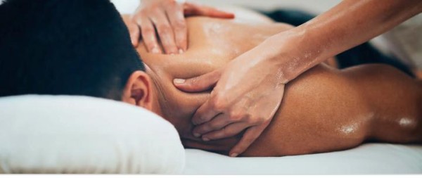 Masajista titulada con técnicas magníficas