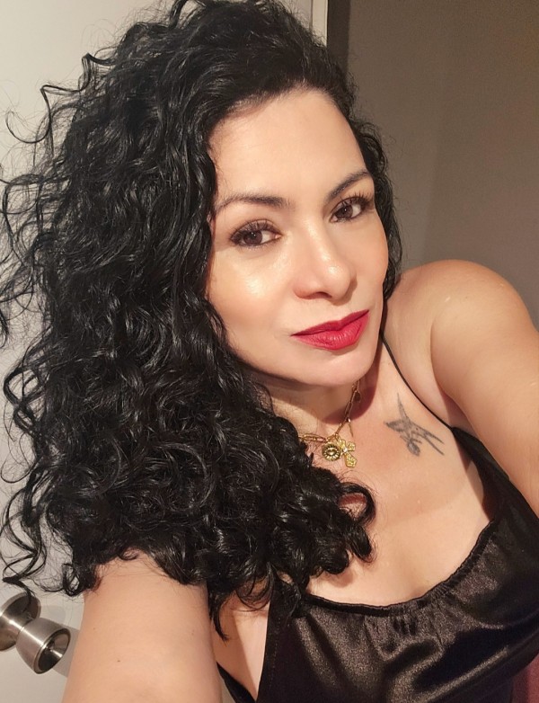 EDUARDA BRASILEÑA MADURITA CON GANAS DE FIESTA!!!!