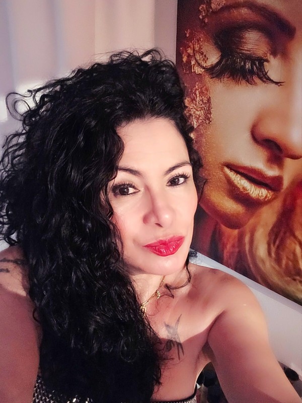 EDUARDA BRASILEÑA MADURITA CON GANAS DE FIESTA!!!!