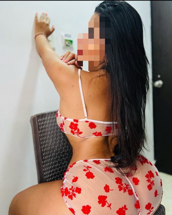 CURVAS PELIGROSAS ,BESOS QUE ENAMORAN