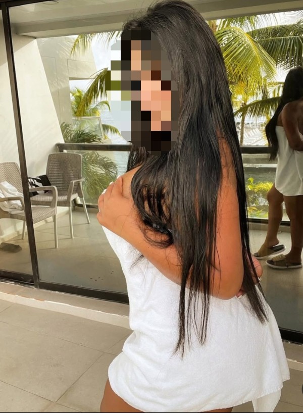 CURVAS PELIGROSAS ,BESOS QUE ENAMORAN