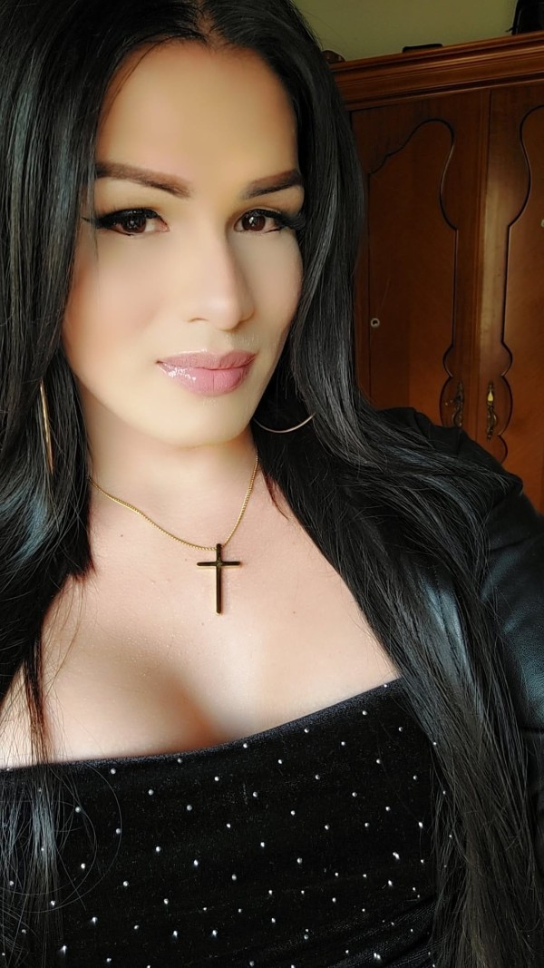 Trans fiestera pollona disponible 24H la más puta de la cuudad