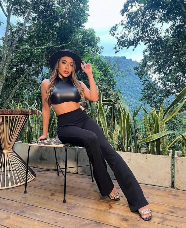 Cariñosa y complaciente