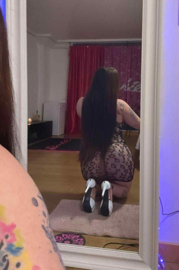 Camila ⁴ deliciosa la más cachonda de todas