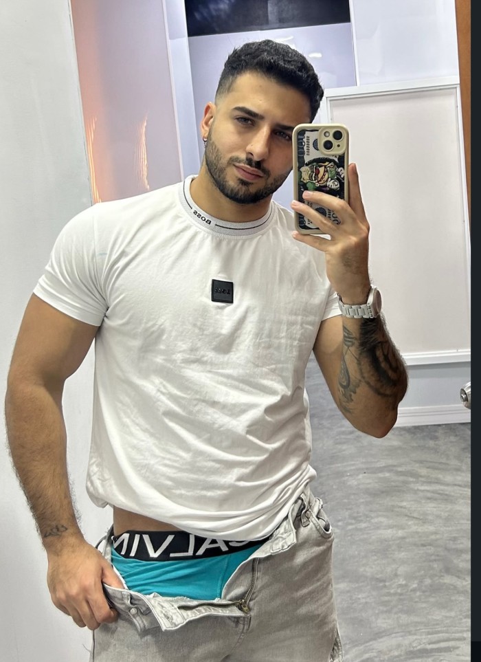 POLLÓN MORBOSO CALIENTE