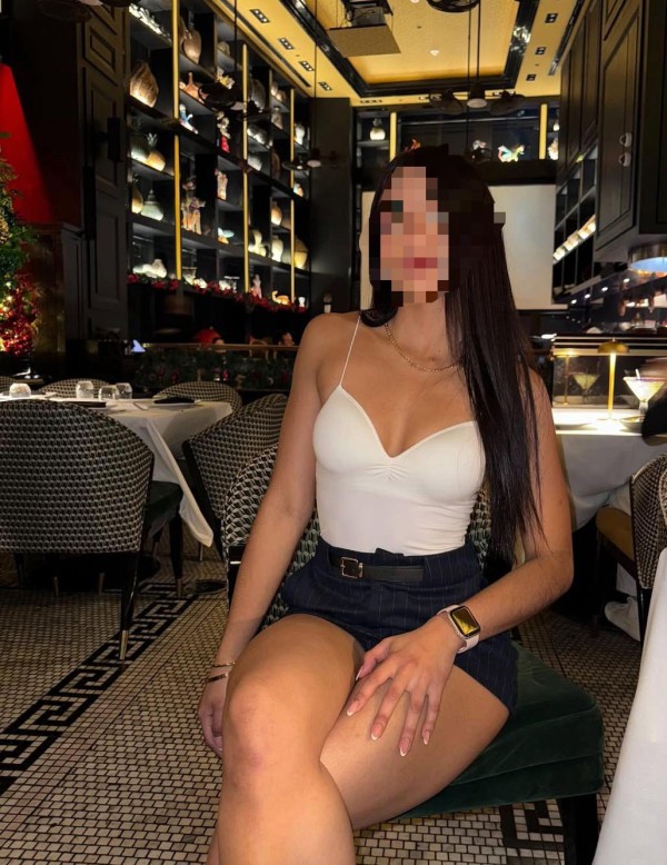 ANDREA ESTUDIANTE COLOMBIANA APLICADA Y TRAVIESA