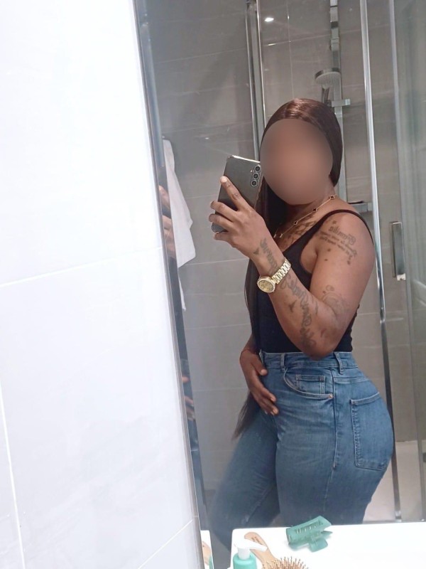 Pamela 27 años, SUMÉRGETE EN UN PLACER SIN LÍMITE…