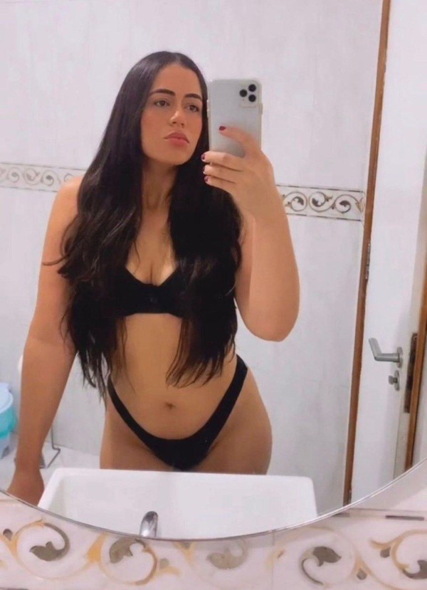 Bruna, sofisticada y sensual chica de compañía