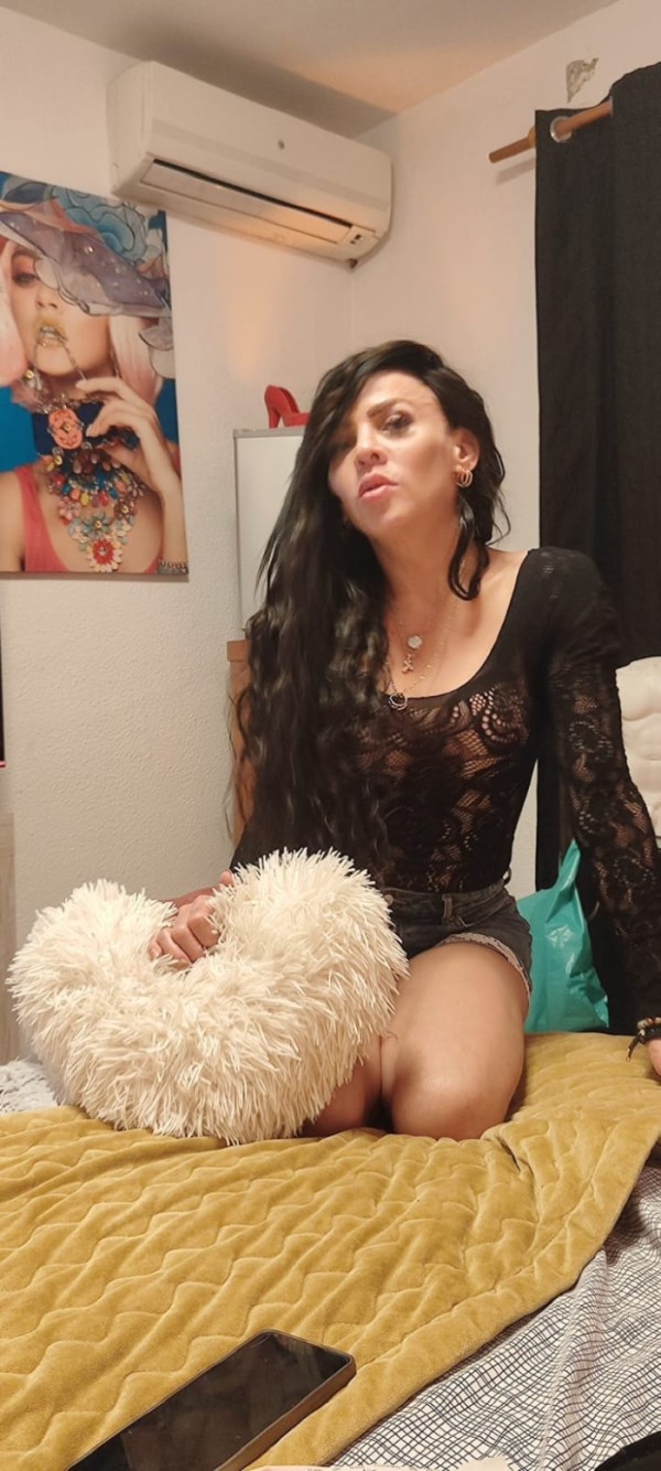 DANIELA BOMBON EXQUISITO PARA TI COMPLETA FIESTERA EN MARBELLA