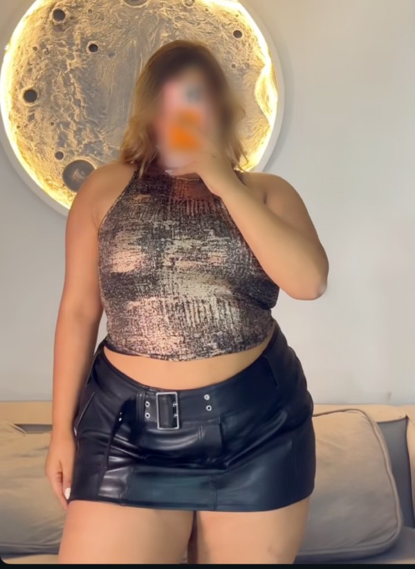 Hermosa curvy  tetona