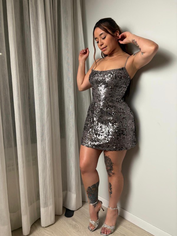 MODELO DE LUJO, CON APETITO DE TI