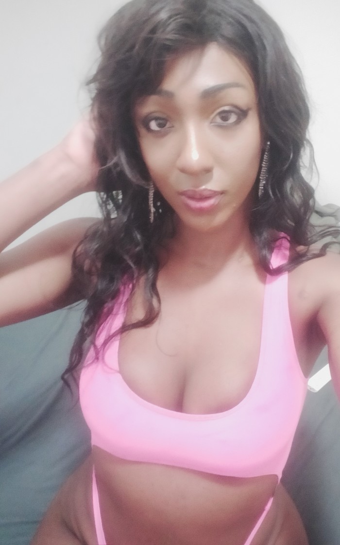 Ola soy gleicy una trans wapa y femenina