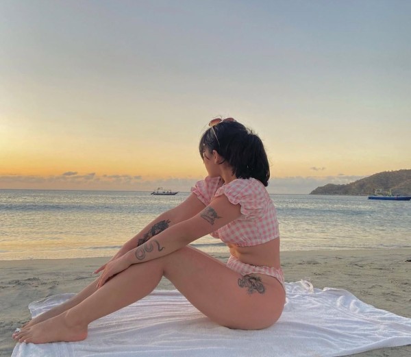 RECIEN LLEGADA CHICA CURVILINIA SIN EXPERIENCIA