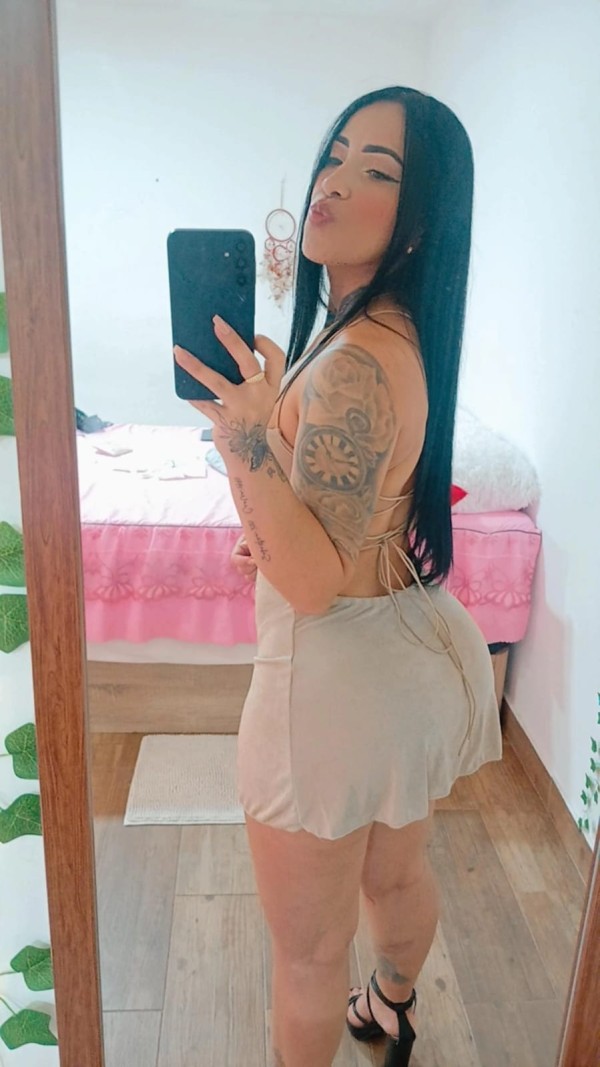 SENSUAL Y JUGUETONA LATINA
