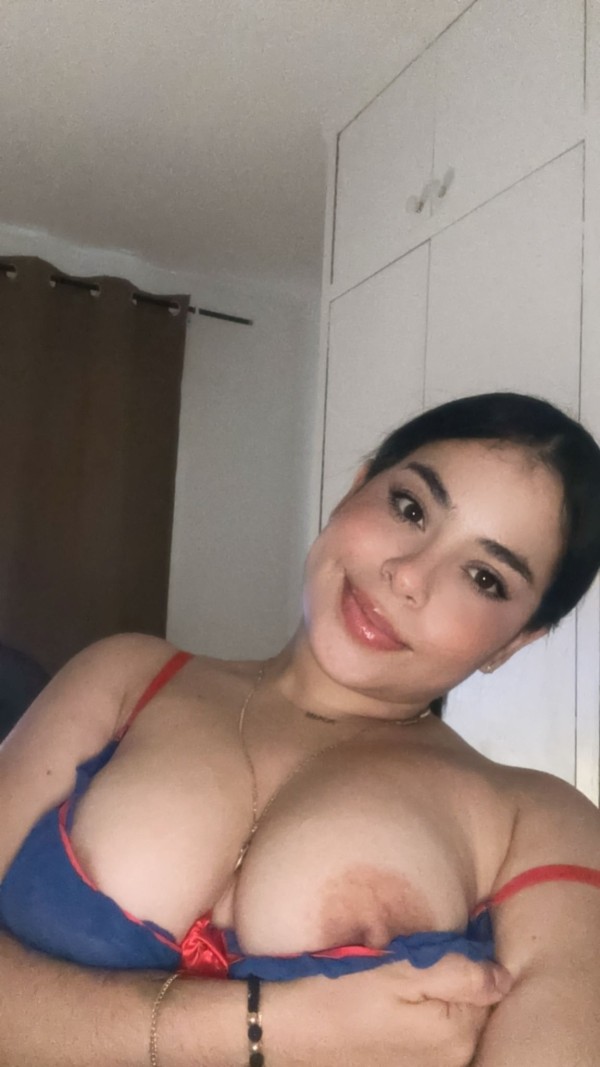 Colombiana 19 años delgadita guapa fotos reales