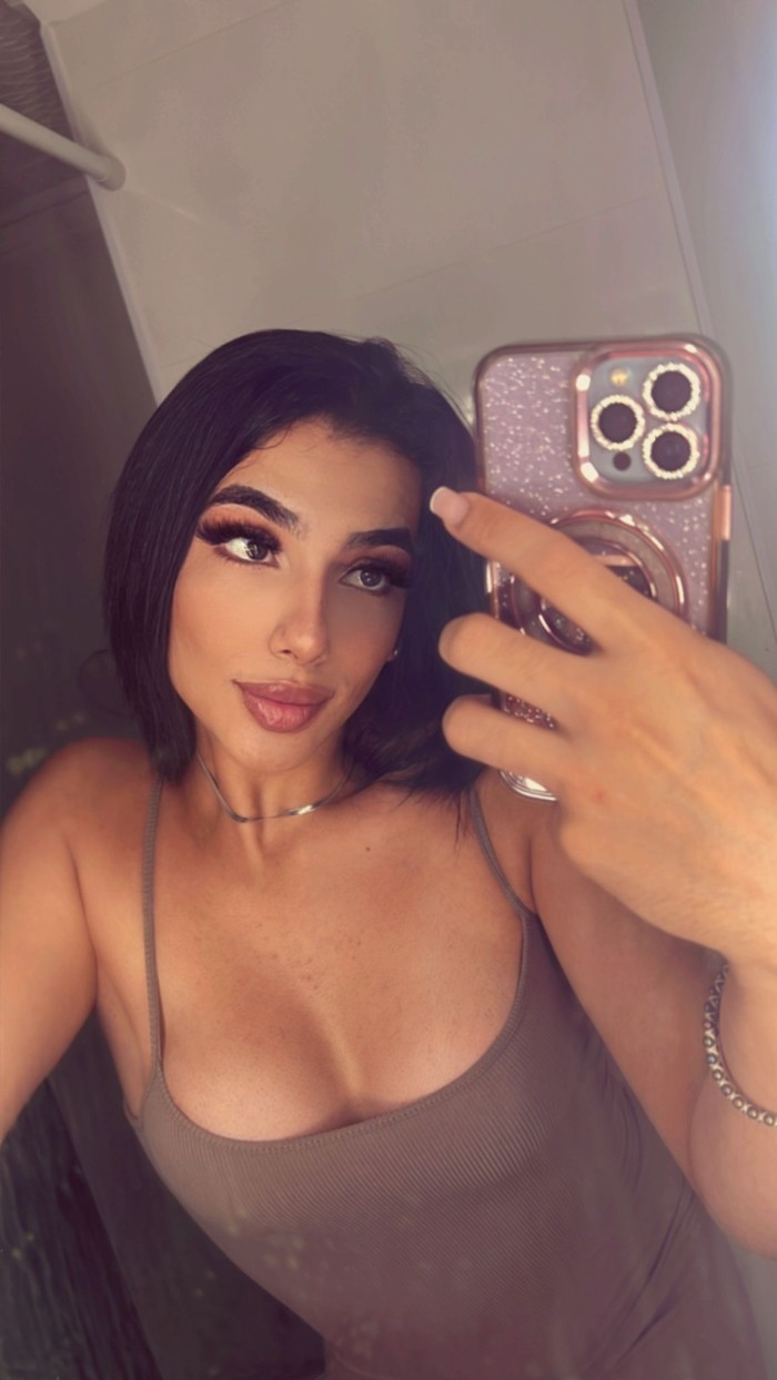 TRANS MUY CACHONDA//TE SACO LA LECHE CON MIS TETAS